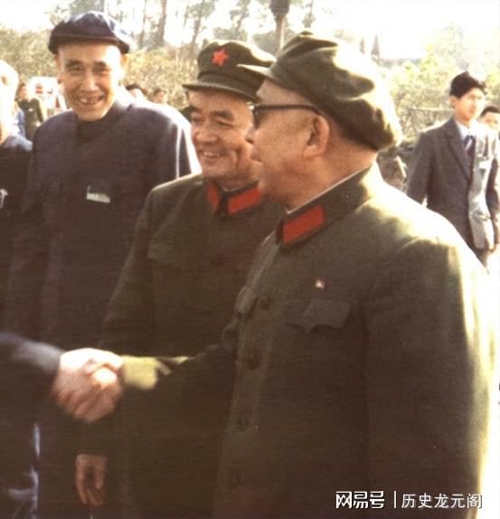 配资平台开户炒股 大军区司令卸任几个月，上级点将：还需继续在一线工作！超龄任职